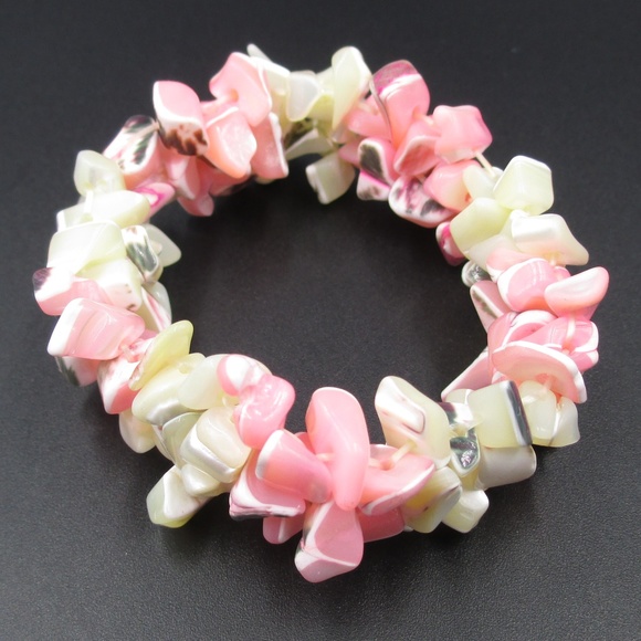 Jewelry - Vintage Pink & White Shell Expandable Bracelet